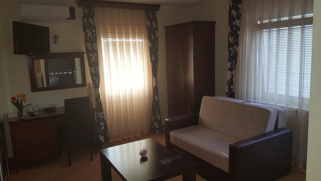 Garni Hotel Contact Belgrad Dış mekan fotoğraf