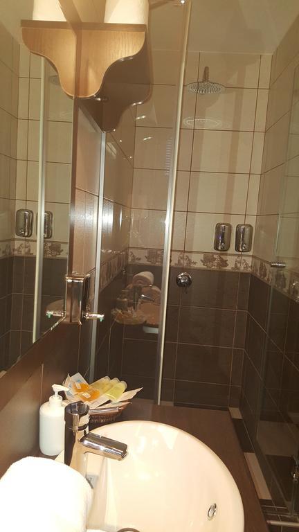 Garni Hotel Contact Belgrad Dış mekan fotoğraf